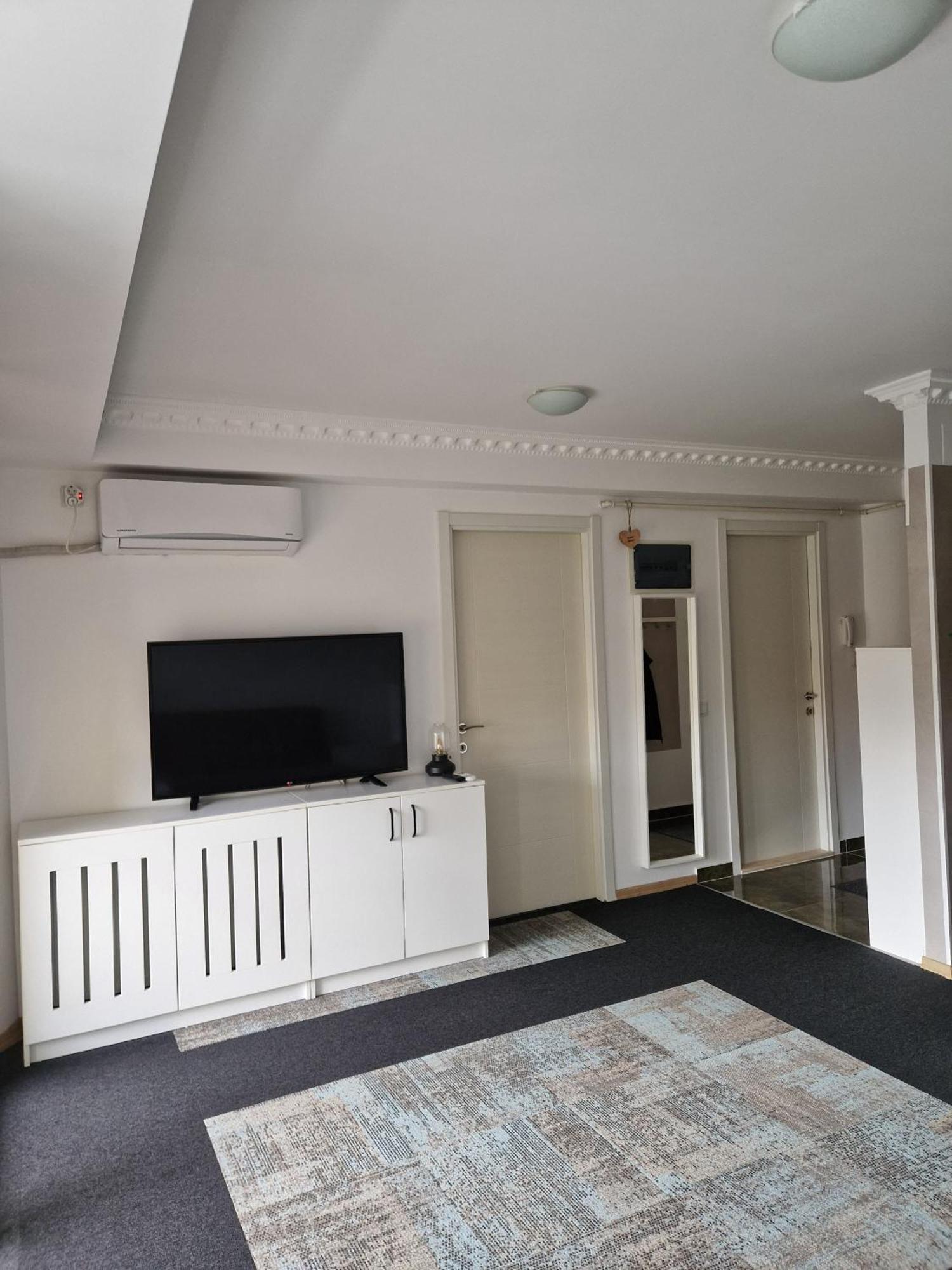 Apartament In オトペニ エクステリア 写真